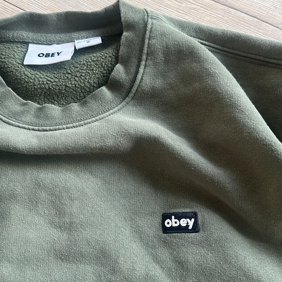 Green Obey sweater - Picture 3 of 4